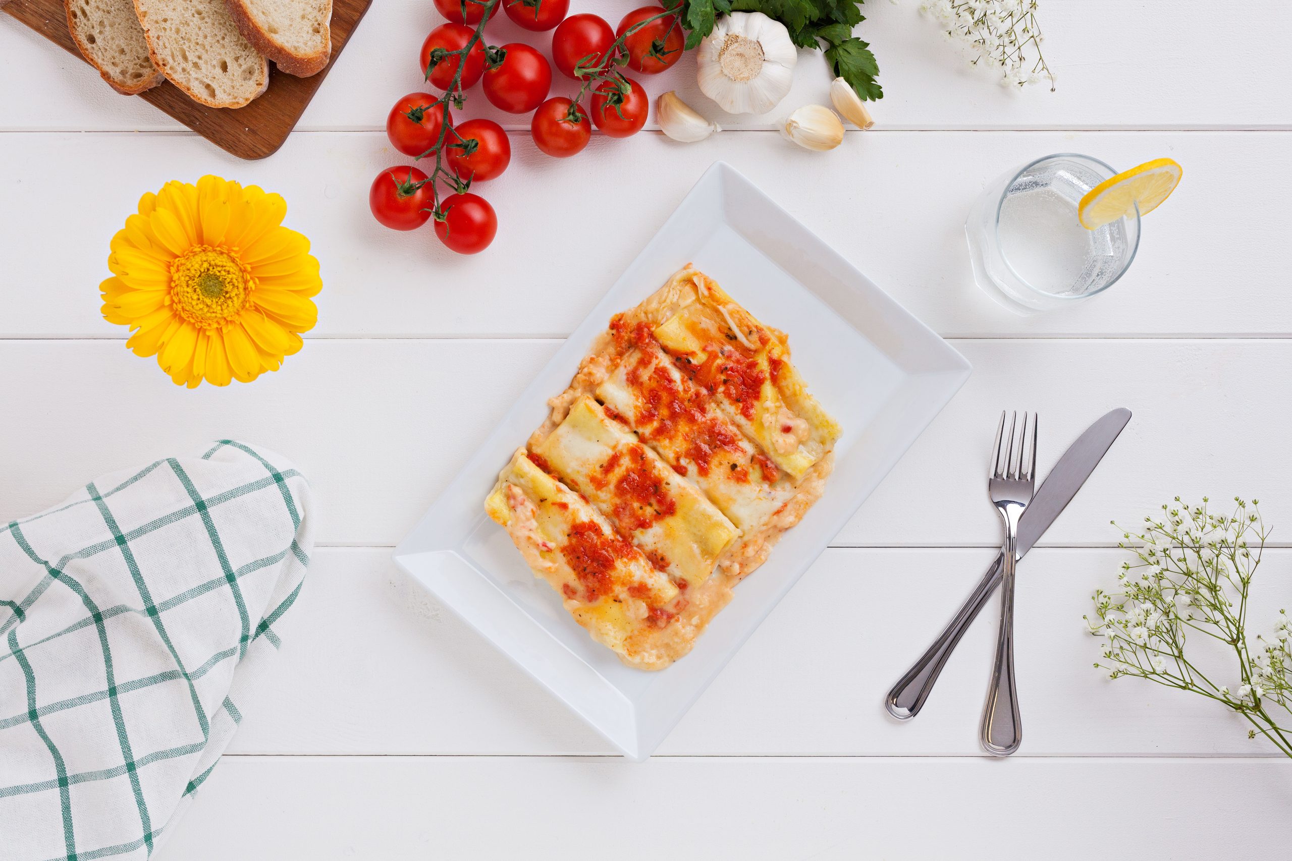 Cannelloni con ricotta E Spinaci